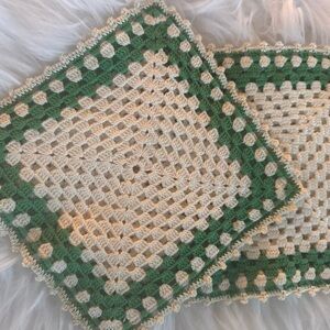 Set of 2 Granny Square Pot Holder